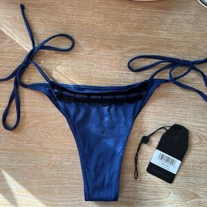 Frankies Bikinis X Sydney Sweeney Venice String Bikini Bottom — Size Small